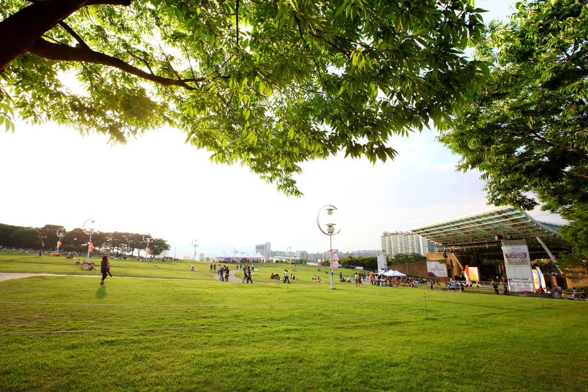 Outdoor stage and lawn at Daegu Chimaek Festival