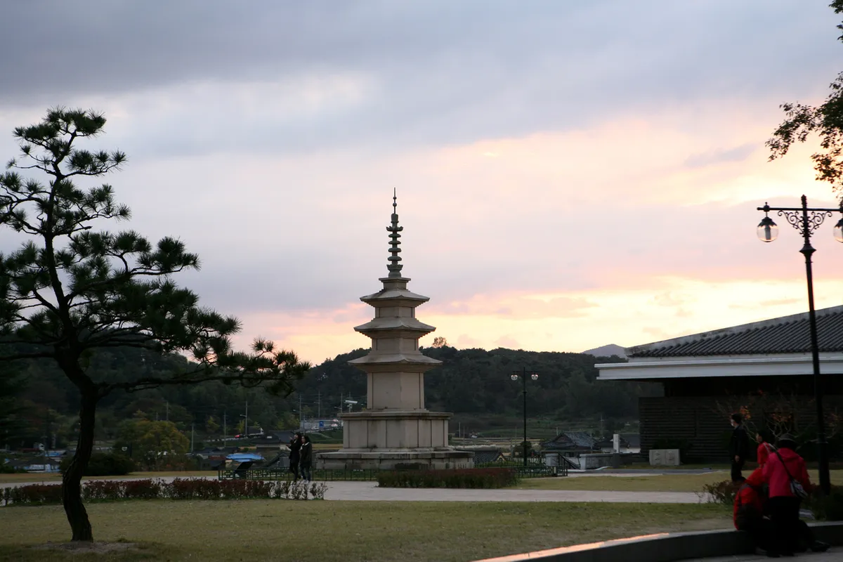 Gyeongju National Museum building and courtyard