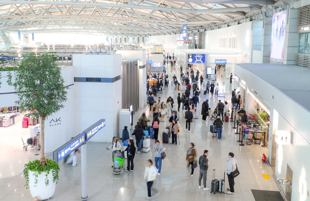 Passenger concourse and retail area inside Incheon International Airport