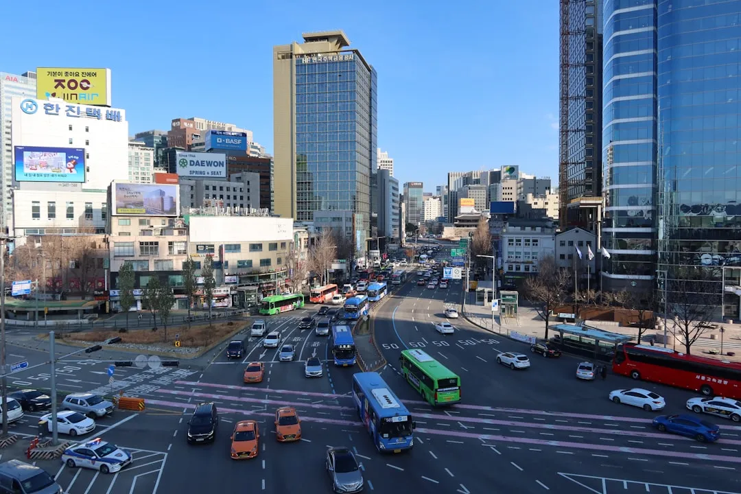 Seoul street traffic for taxi destination searches in KakaoMap and Naver Map