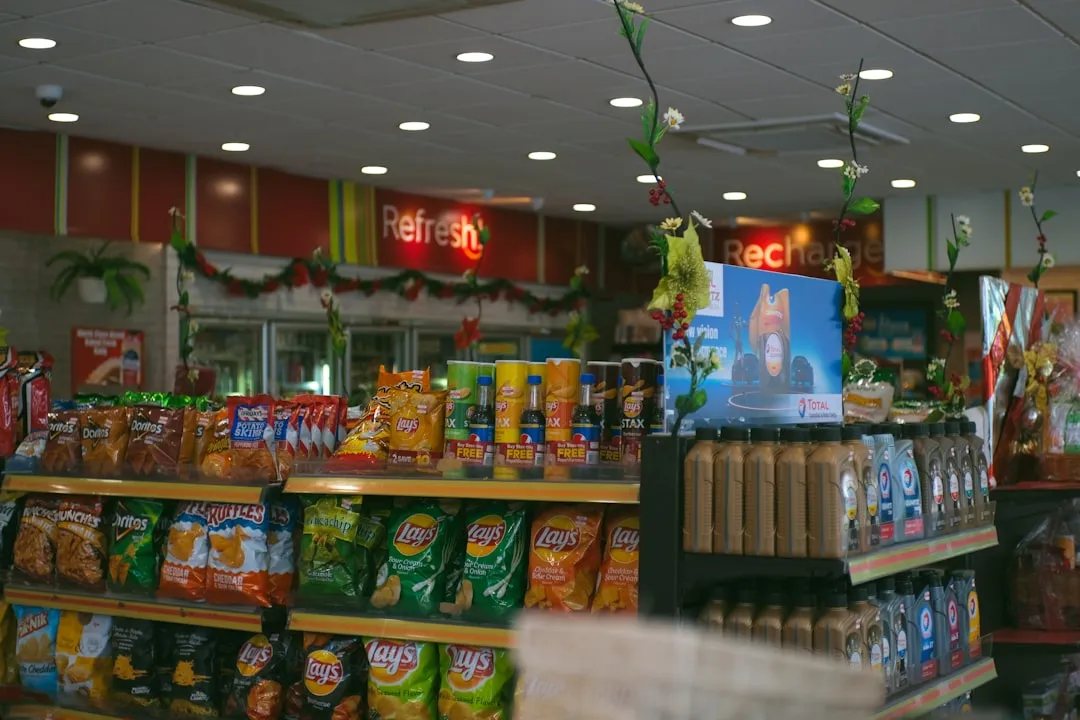 Convenience store interior shelves for Korea convenience store guide