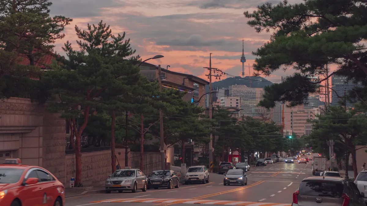 Seoul street traffic for taxi travel in Korea