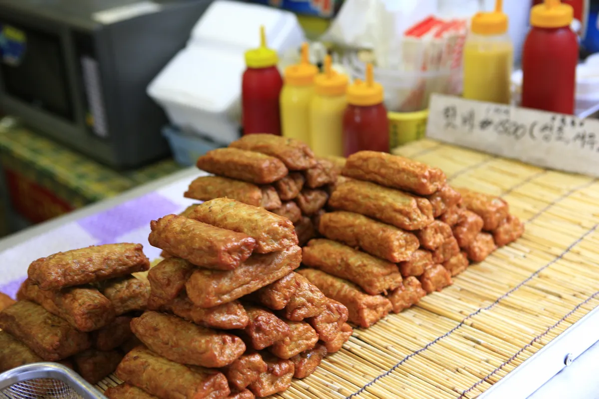 Eomuk fish cake at Busan Gukje Market for a Korean fish cake guide