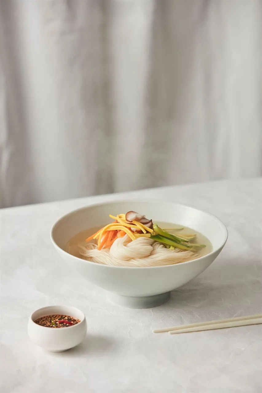 Janchi guksu banquet noodles in clear broth for a Korean noodles guide