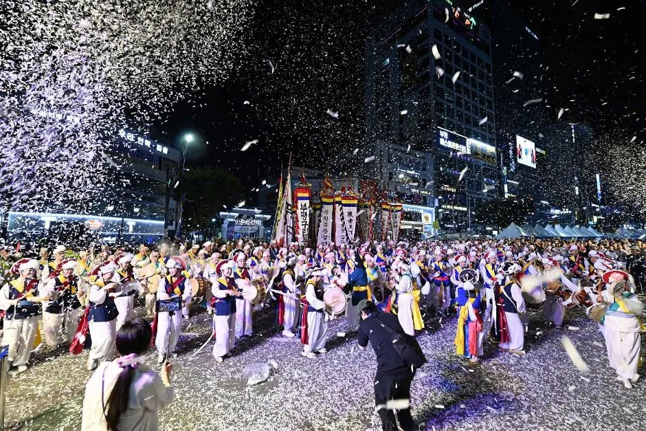 Traditional percussion parade at Bupyeong Pungmul Festival in Korea 2026