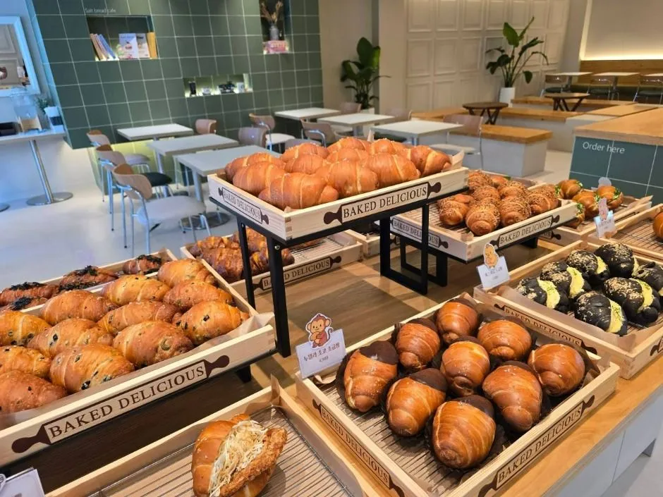 Salt buns and cafe items at Bokidang near Myeongdong restaurants
