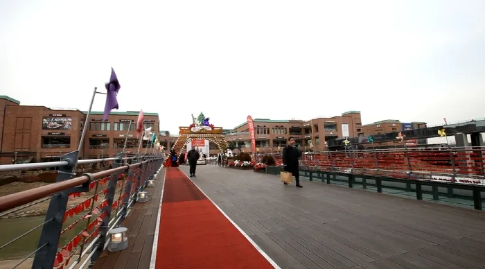 Outdoor storefronts at Lotte Paju Premium Outlet in Paju