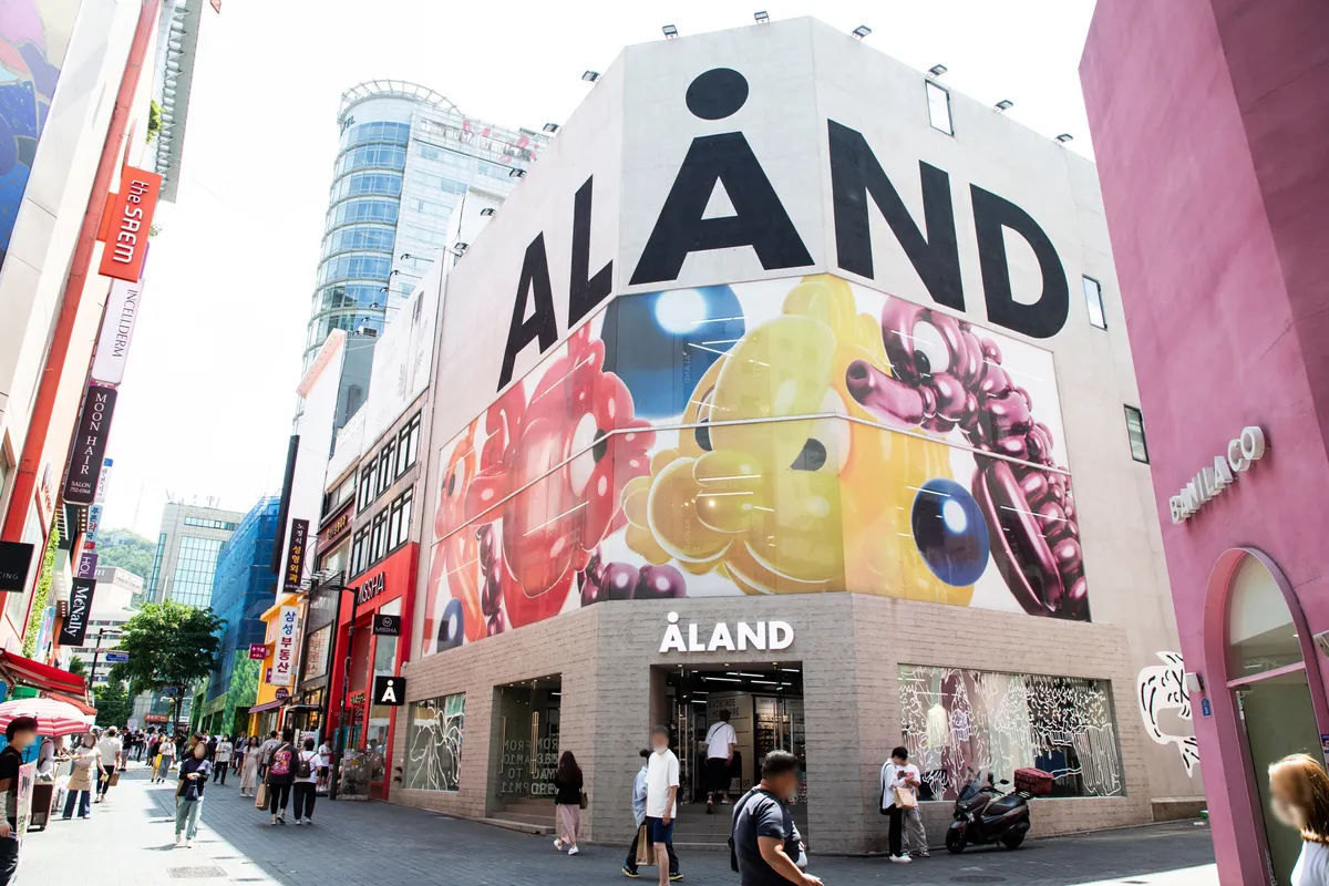 Pedestrian shopping route in Myeongdong for foreign visitors using tax refund