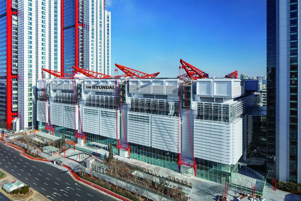 Exterior of The Hyundai Seoul building in Yeouido for The Hyundai Seoul shopping guide