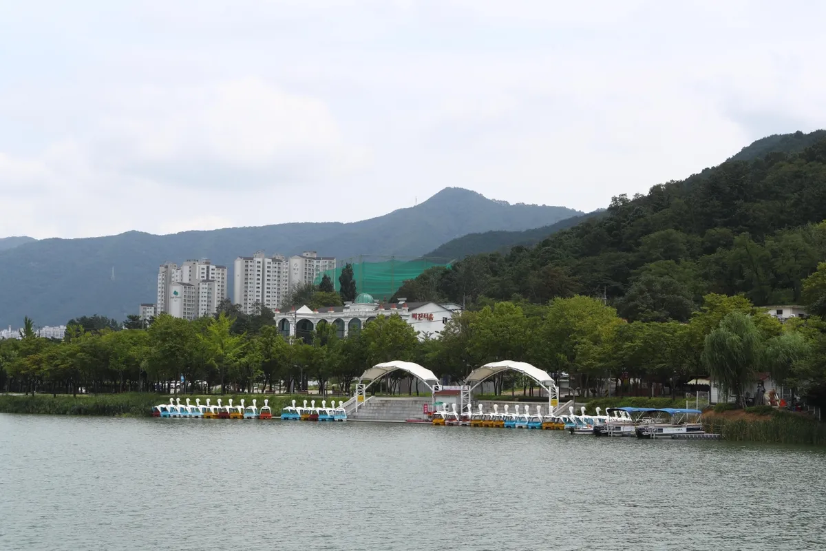 Suseong Lake area for Daegu hotel choices