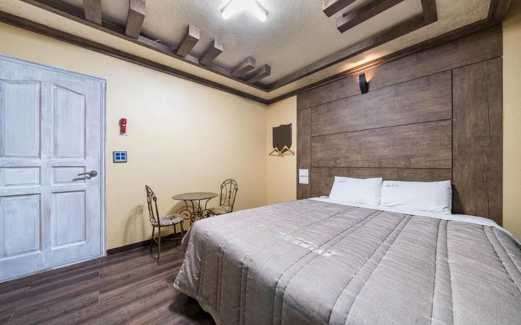 Hotel photo 1