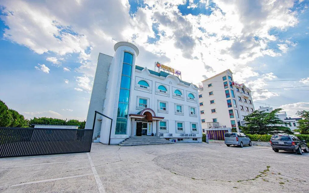 Hotel photo 1