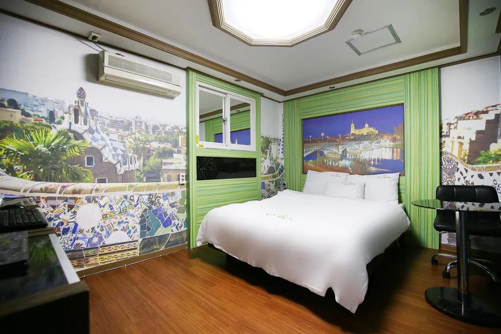 Hotel photo 1