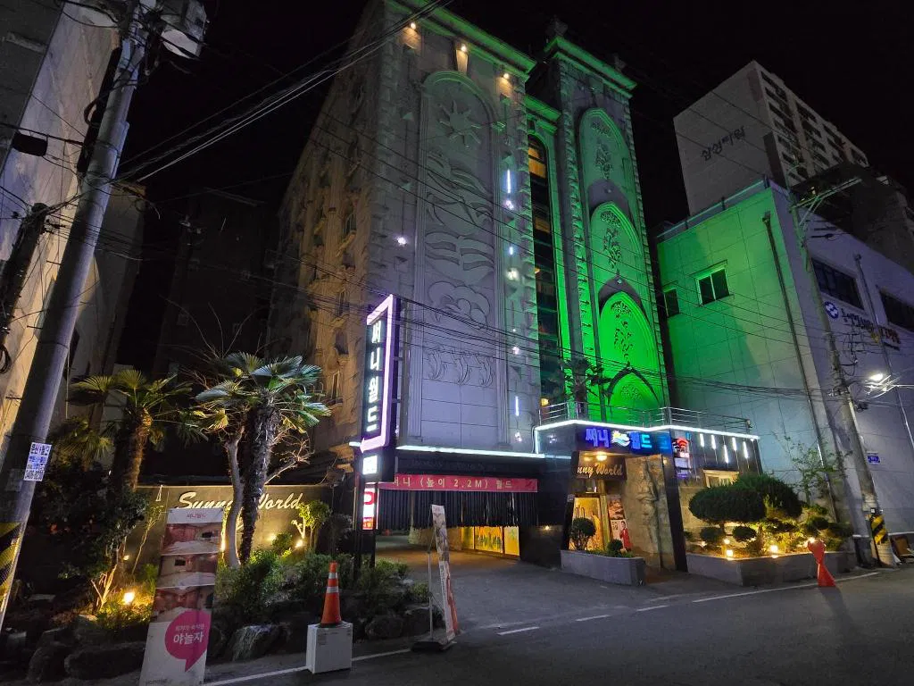 Hotel photo 1